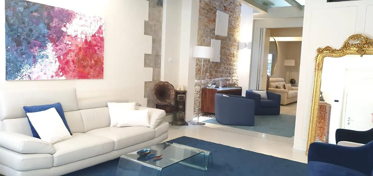 בית הארחה מלון Luxury Tower House In Heart Of פיזה